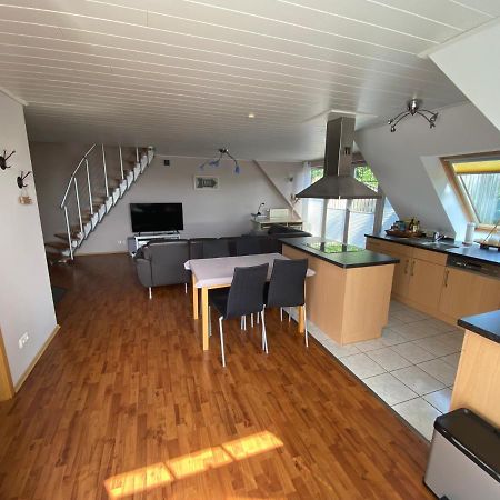 Moderne Maisonette-Wohnung Am Karpfenteich; Modern Apartment With View Of The Carp Pond Barmstedt Esterno foto