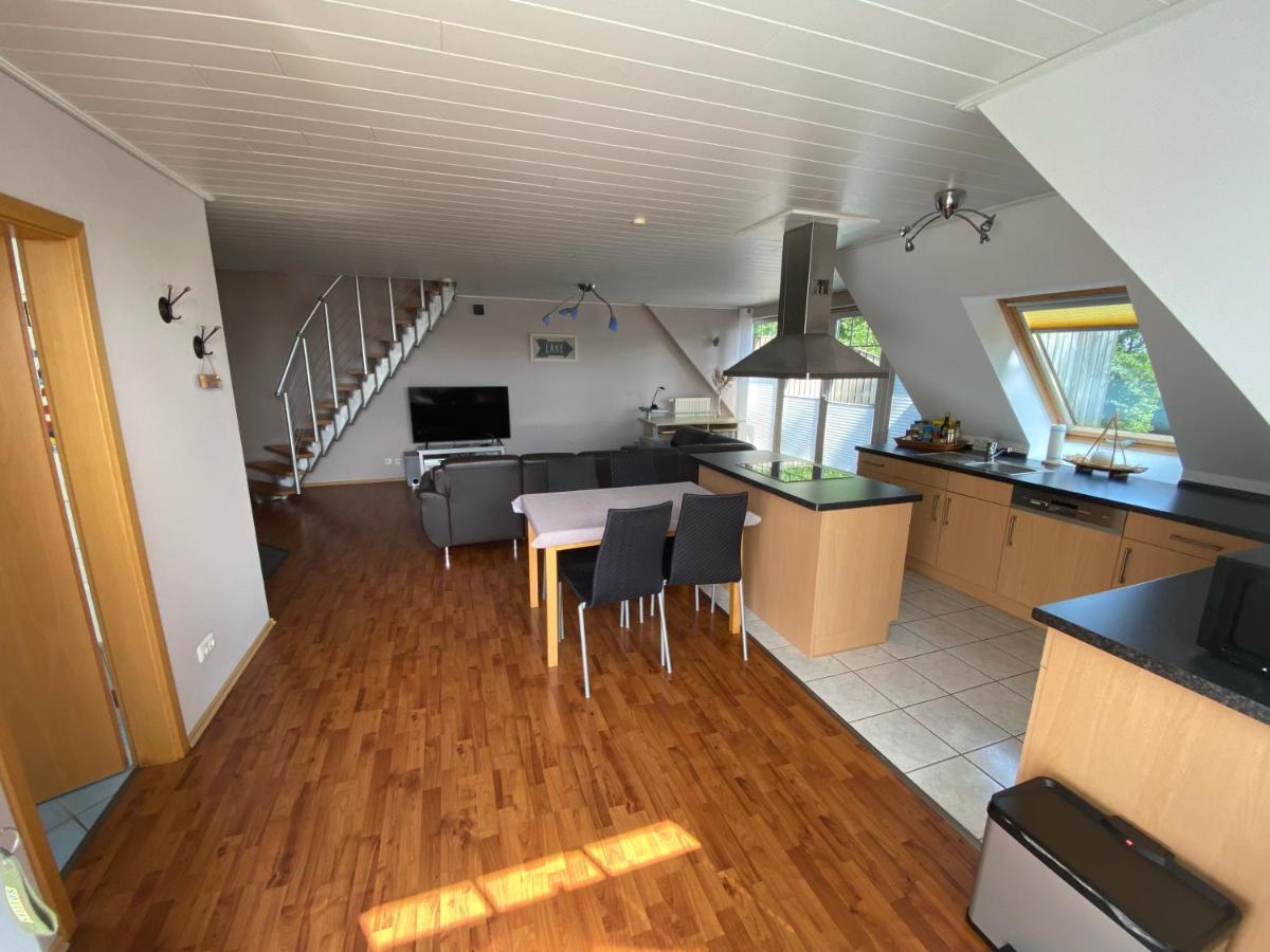 Moderne Maisonette-Wohnung Am Karpfenteich; Modern Apartment With View Of The Carp Pond Barmstedt Esterno foto