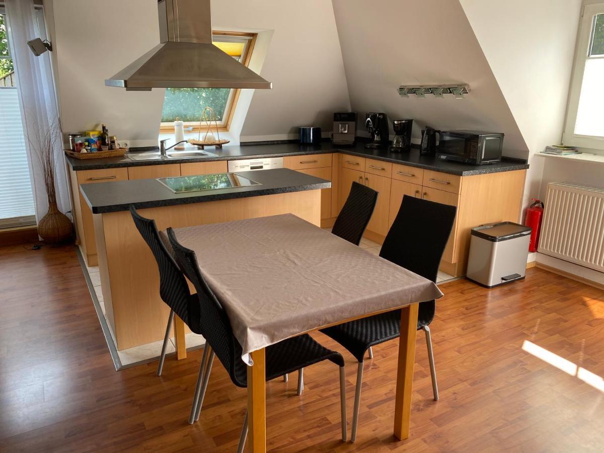 Moderne Maisonette-Wohnung Am Karpfenteich; Modern Apartment With View Of The Carp Pond Barmstedt Esterno foto