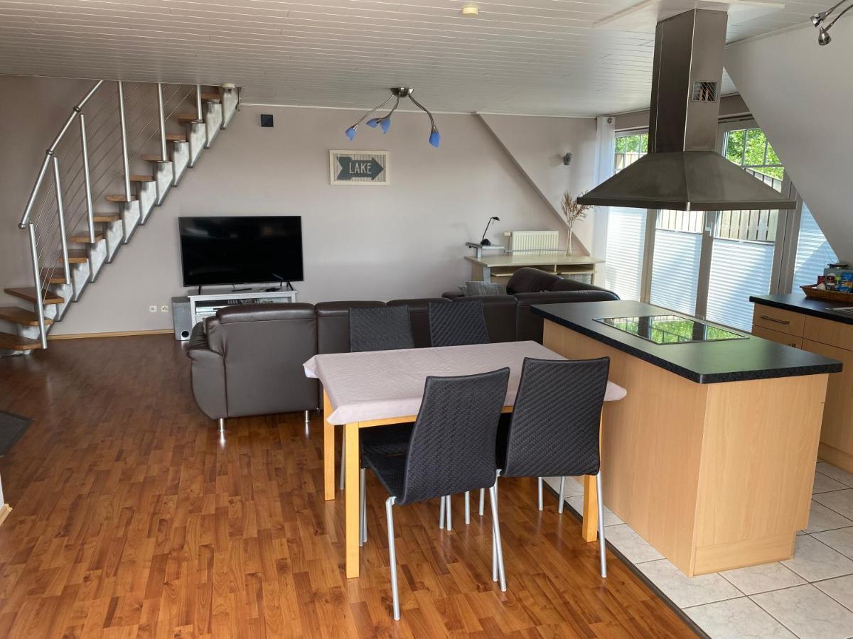 Moderne Maisonette-Wohnung Am Karpfenteich; Modern Apartment With View Of The Carp Pond Barmstedt Esterno foto